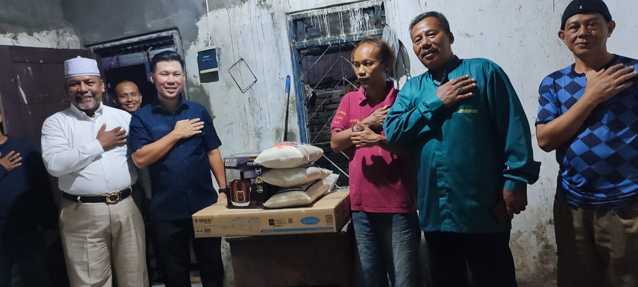 You are currently viewing Jupiter Serahkan Bantuan untuk Korban Rumah Roboh di Palmerah