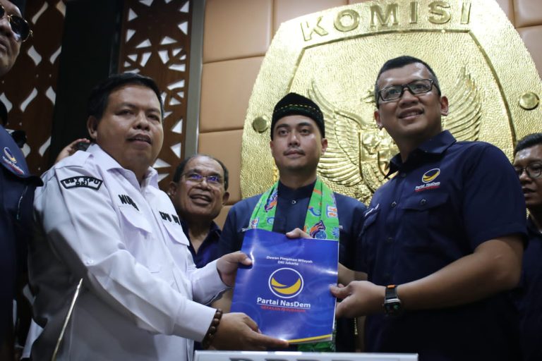 Jalan Kaki ke KPU DKI, NasDem Jakarta Resmi Daftarkan 106 Bacaleg