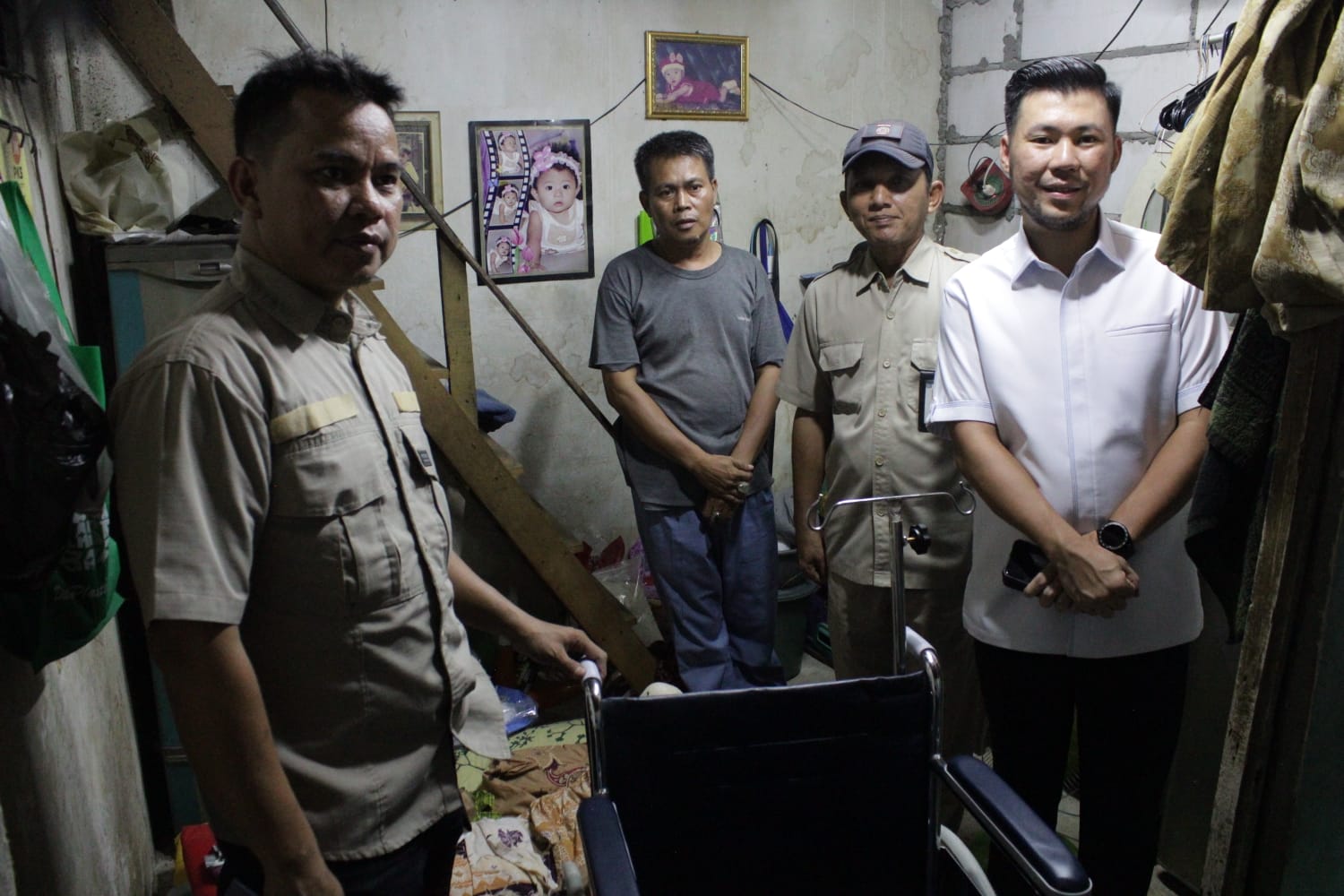 Read more about the article Jupiter Salurkan Bantuan Kursi Roda untuk Warga RW 012 Duri Kepa