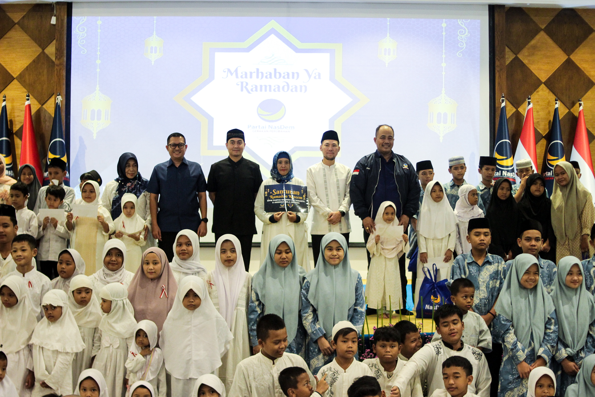 Read more about the article Berbagi Berkah, NasDem DKI dan ABN NasDem Buka Puasa Bersama dan Santunan Anak Yatim