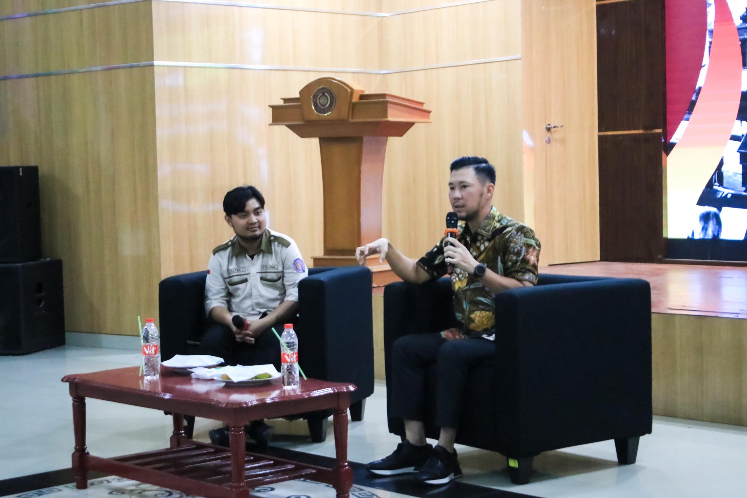 Read more about the article Hadiri Seminar di UHAMKA, Jupiter Jelaskan Tugas Fungsi Legislatif, Ekskutif dan Yudikatif