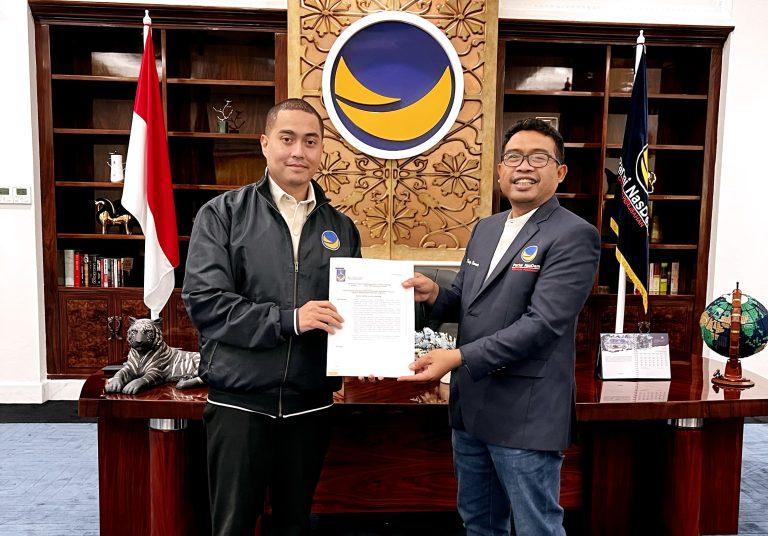 Perkuat Struktur, Surya Paloh Tetapkan SK Kepengurusan DPW NasDem Jakarta