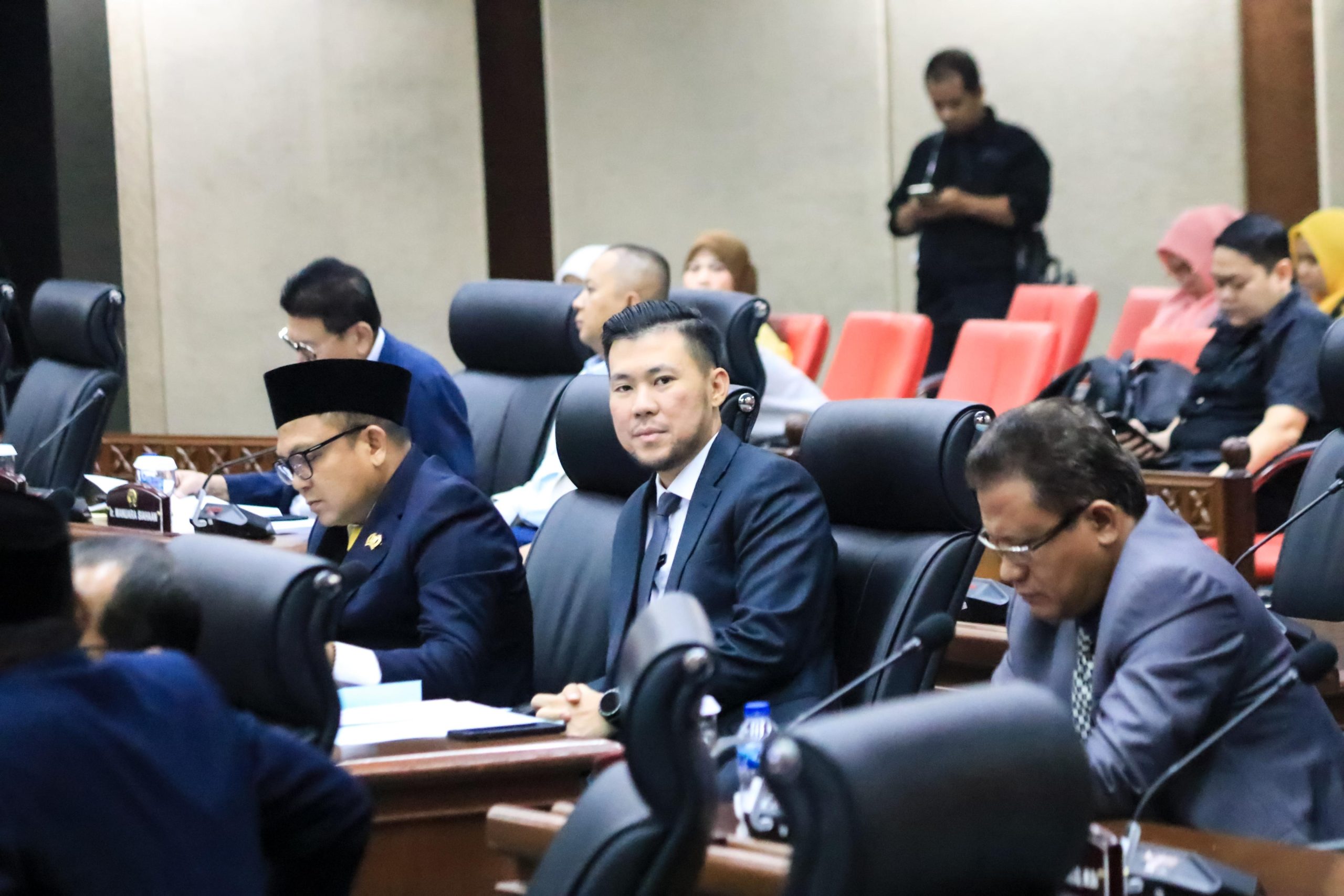 Read more about the article Fraksi NasDem Soroti Penggunaan Anggaran Rp72 Miliar untuk ITS, Dorong Fokus pada Transportasi Umum