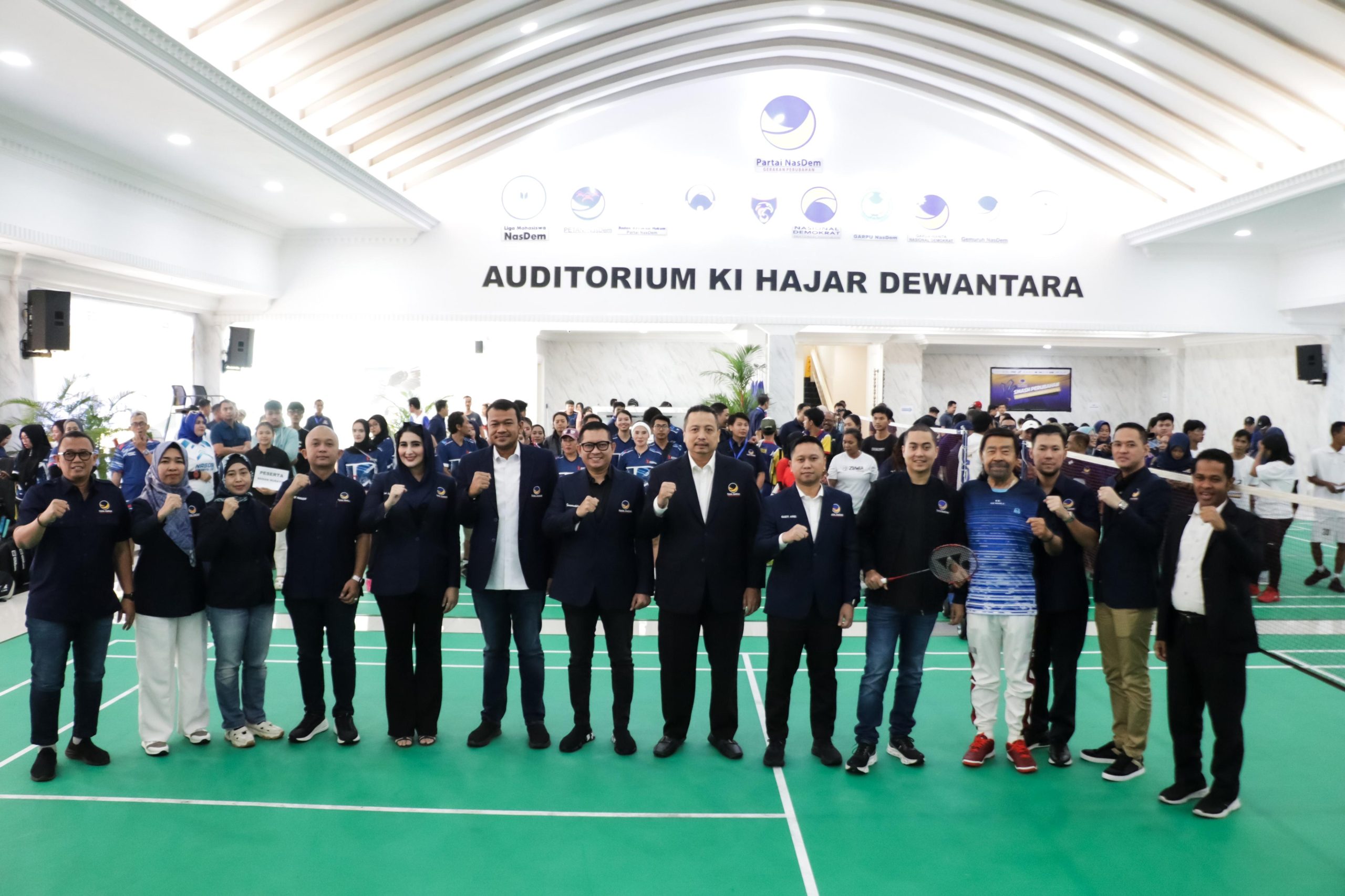 Read more about the article Smash Perubahan NasDem Jakarta Badminton Cup Resmi Dibuka, Perkuat Soliditas Kader