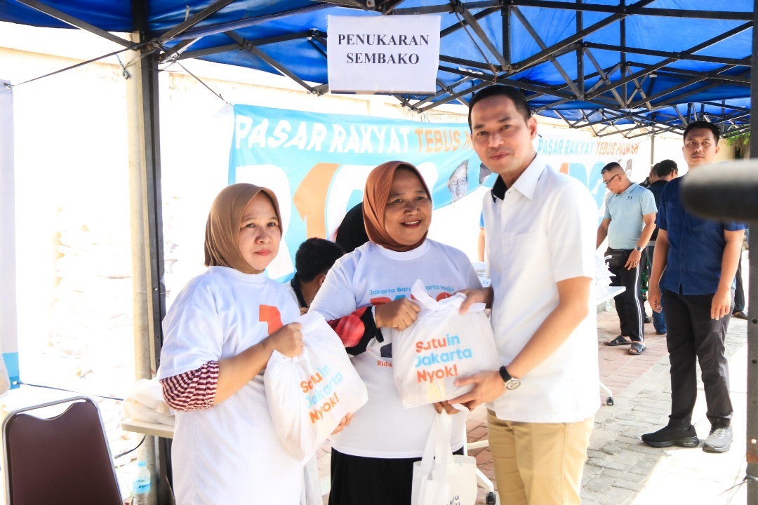Read more about the article Ratusan Warga Pekojan-Jakbar Antusias Sambut Pasar Murah RIDO