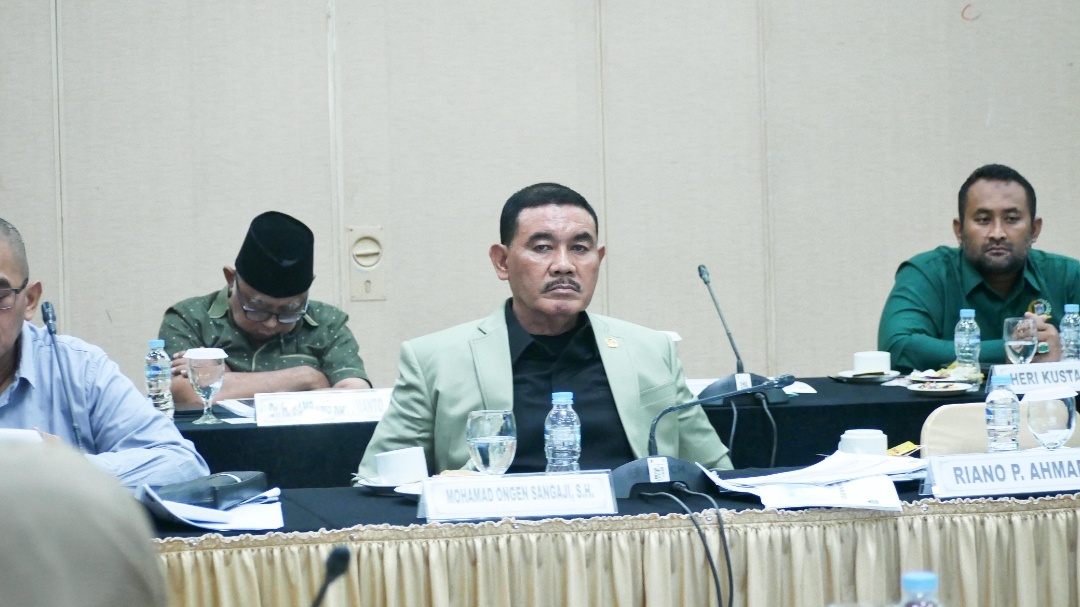 Read more about the article Ongen Sangaji Usulkan Pembentukan Pansus Atasi Kabel Udara Semrawut di Jakarta