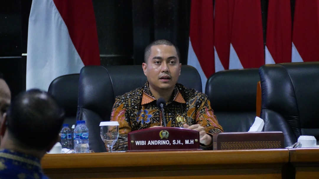 You are currently viewing Bikin Rugi hingga Triliunan, Wibi Andrino Dorong Solusi Holistik Atasi Kemacetan Jakarta