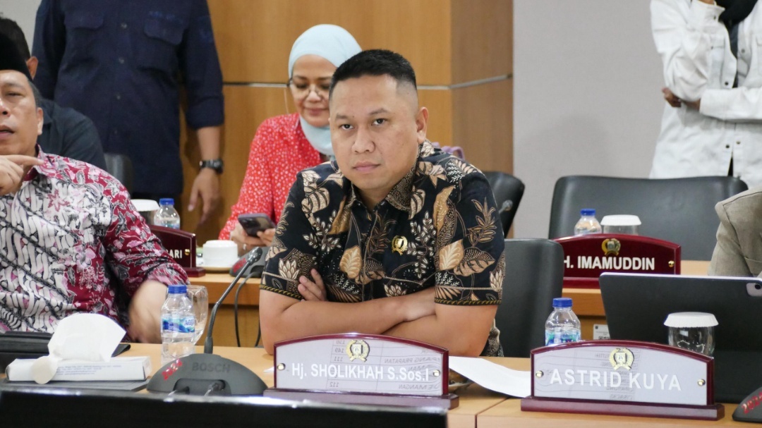 Read more about the article NasDem Tolak Penerapan Syarat Penerima KJP Plus Nilai Harus Diatas 7