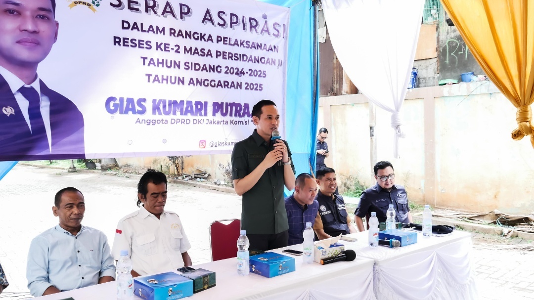 Read more about the article Reses di Tambora, Gias Kumari Putra Prihatin Masih Temukan Ada Ijazah Siswa yang Tertahan