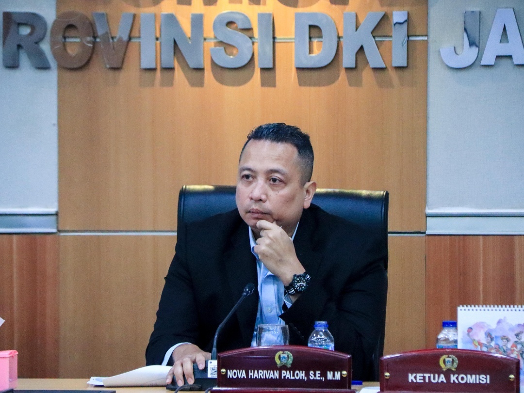 Read more about the article Dukung Perluasan Akses Transportasi Terintegrasi, Nova Paloh Ingatkan Pemprov DKI Soal Penataan Trotoar