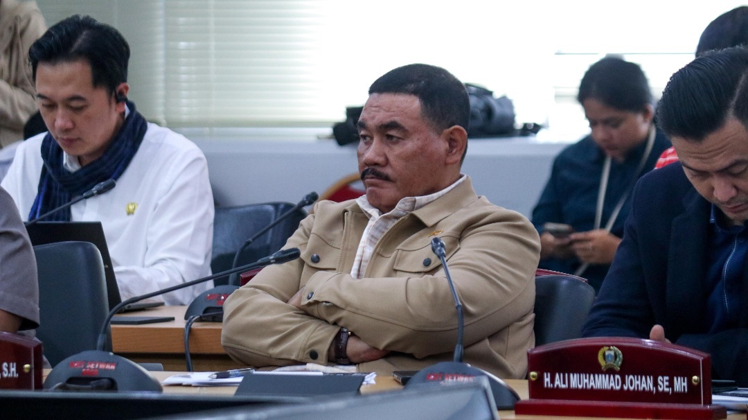 Read more about the article Ongen Sangaji ingin Kabel Optik Semrawut di Jakarta Segera Ditertibkan