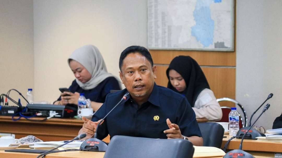 You are currently viewing Idris Pertanyakan Transparansi Izin Pemasangan Jaringan Kabel Utilitas