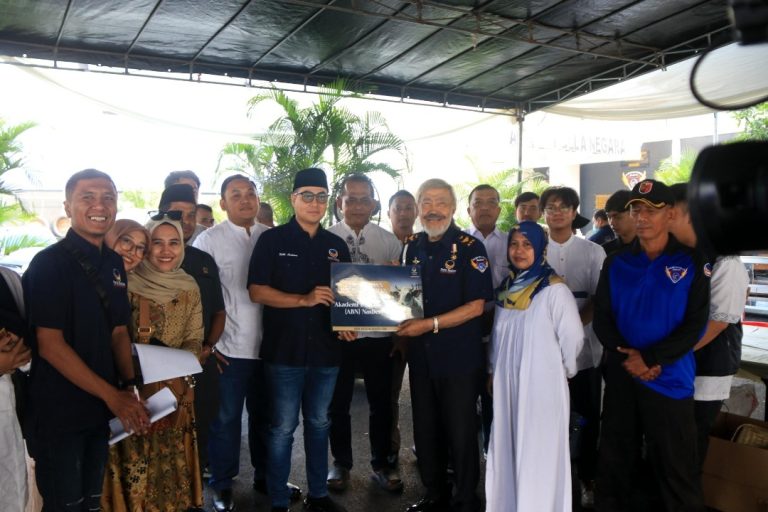 NasDem Jakarta Salurkan 13 Ekor Sapi pada Idul Adha 1446 H