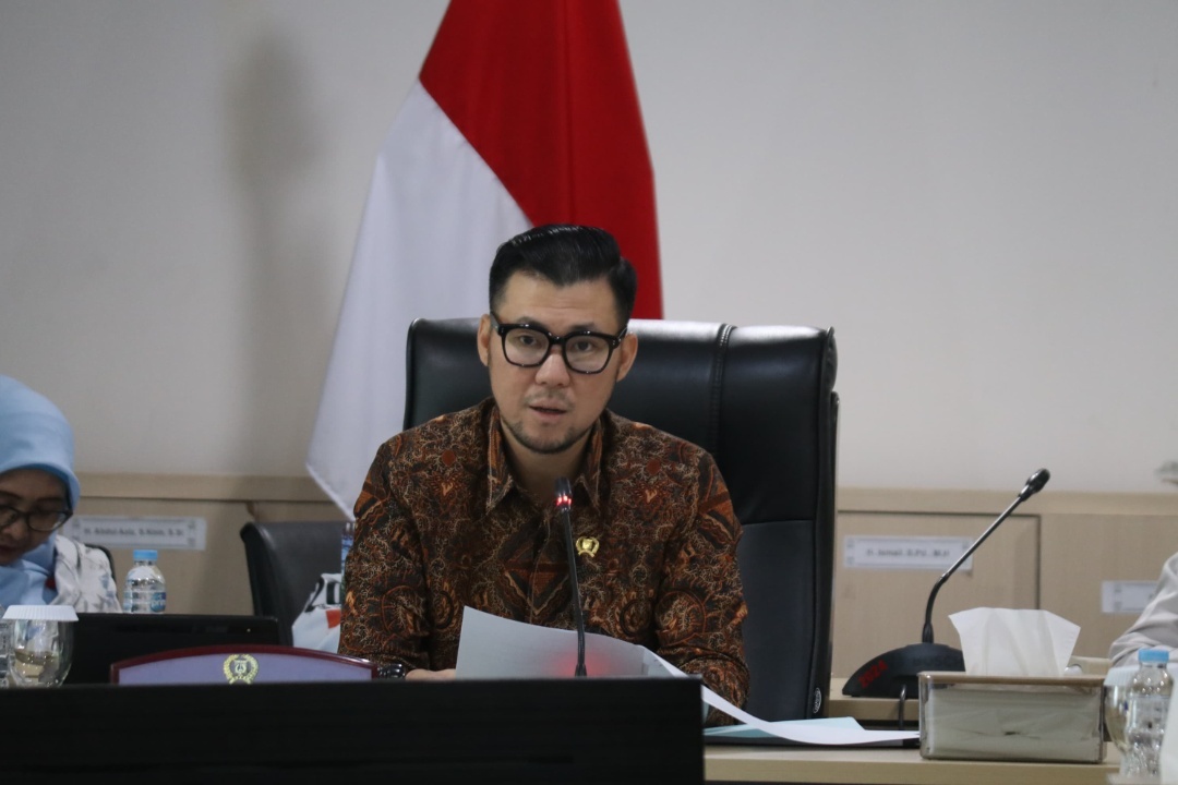Read more about the article Pansus Parkir DPRD DKI Soroti Dugaan 105 Operator Ilegal dan Ancaman Kebocoran PAD