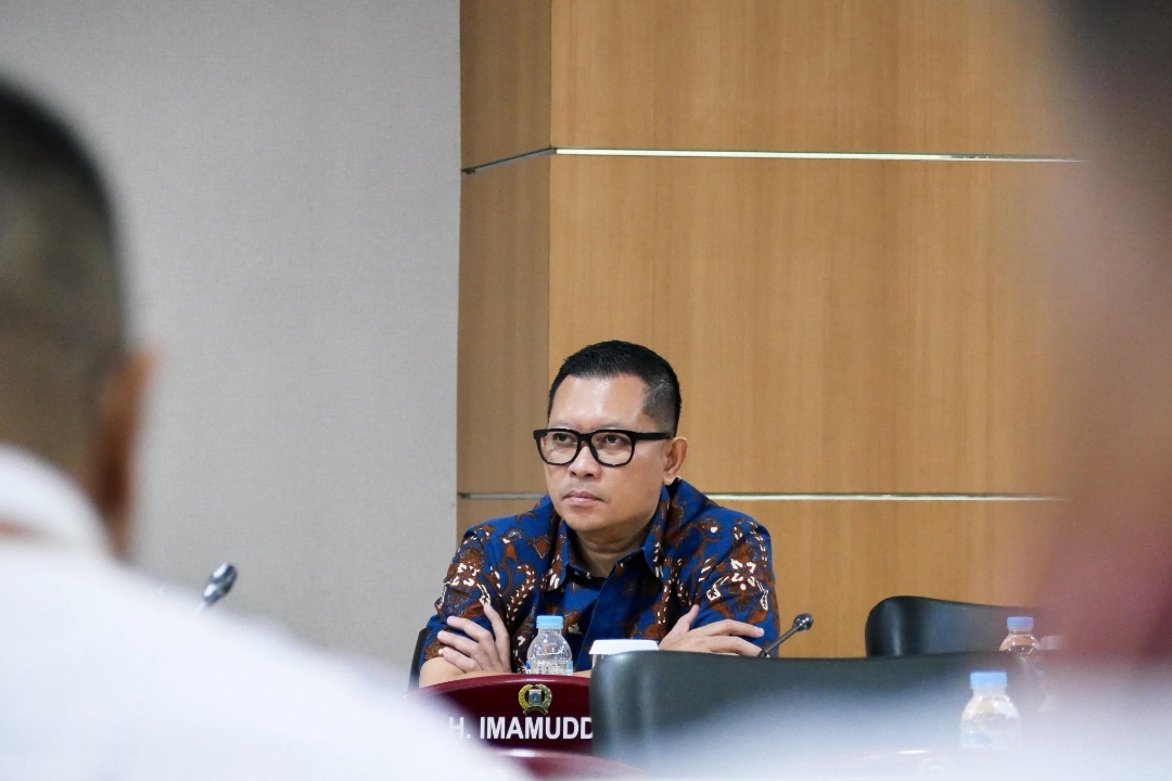 Read more about the article Imamuddin Soroti Pelayanan RSUD, Parkir Minim, dan Kekurangan Alat Posyandu