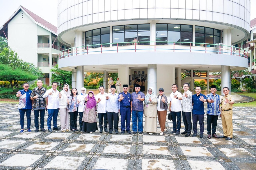Read more about the article DPRD DKI Pastikan Siswa Penerima KJP Dapat Bersekolah di SMANU M.H. Thamrin
