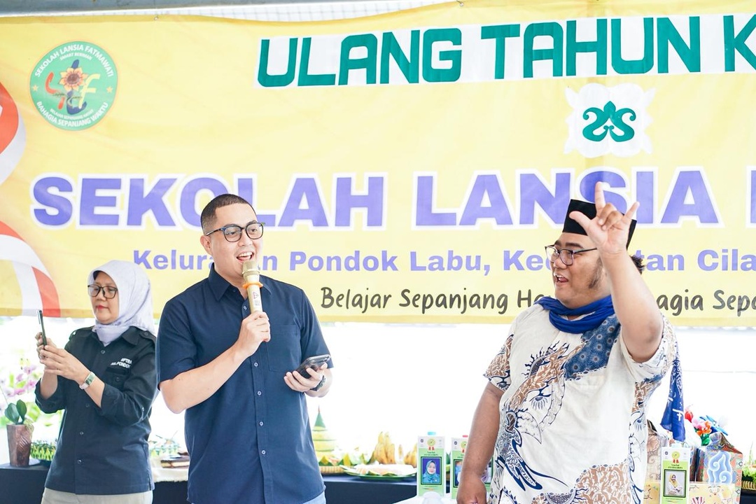 You are currently viewing Wibi Andrino Apresiasi Sekolah Lansia Fatmawati: Perkuat Ikatan Sosial dan Kualitas Hidup Warga