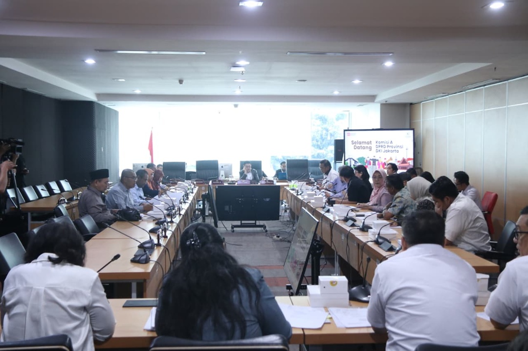 You are currently viewing Penghuni Apartemen Royal Park Adukan Masalah Sertifikat ke Komisi A DPRD Jakarta