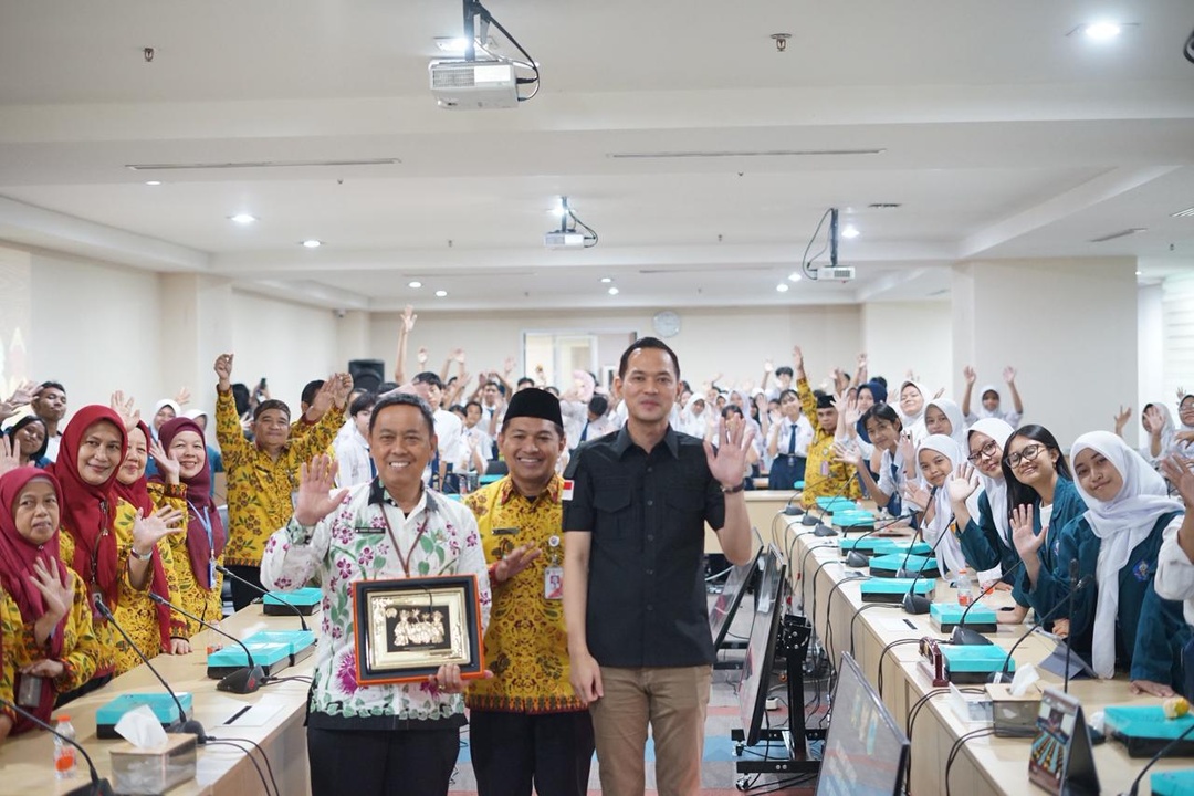 Read more about the article Gias Kumari Putra: Regenerasi Kepemimpinan Butuh Anak Muda yang Melek Politik