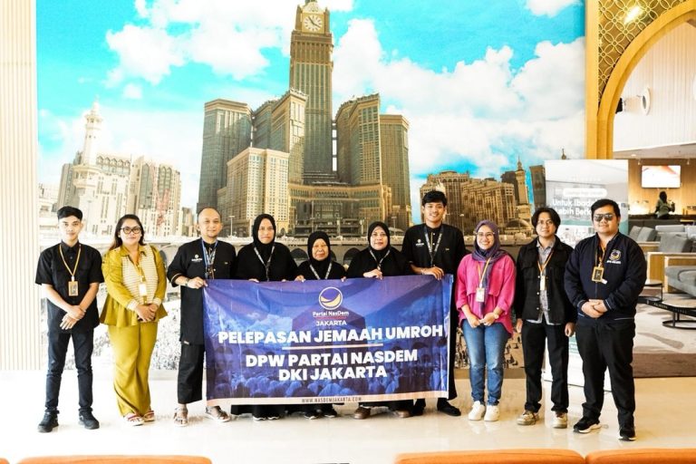 Suasana Haru Iringi Pelepasan Lima Kader NasDem Jakarta Berangkat Umroh