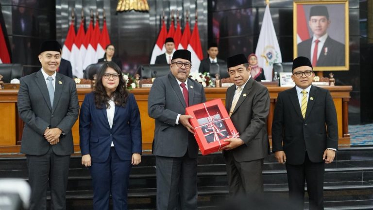 Wakil Ketua DPRD Sampaikan Catatan atas LKPJ Gubernur DKI 2025