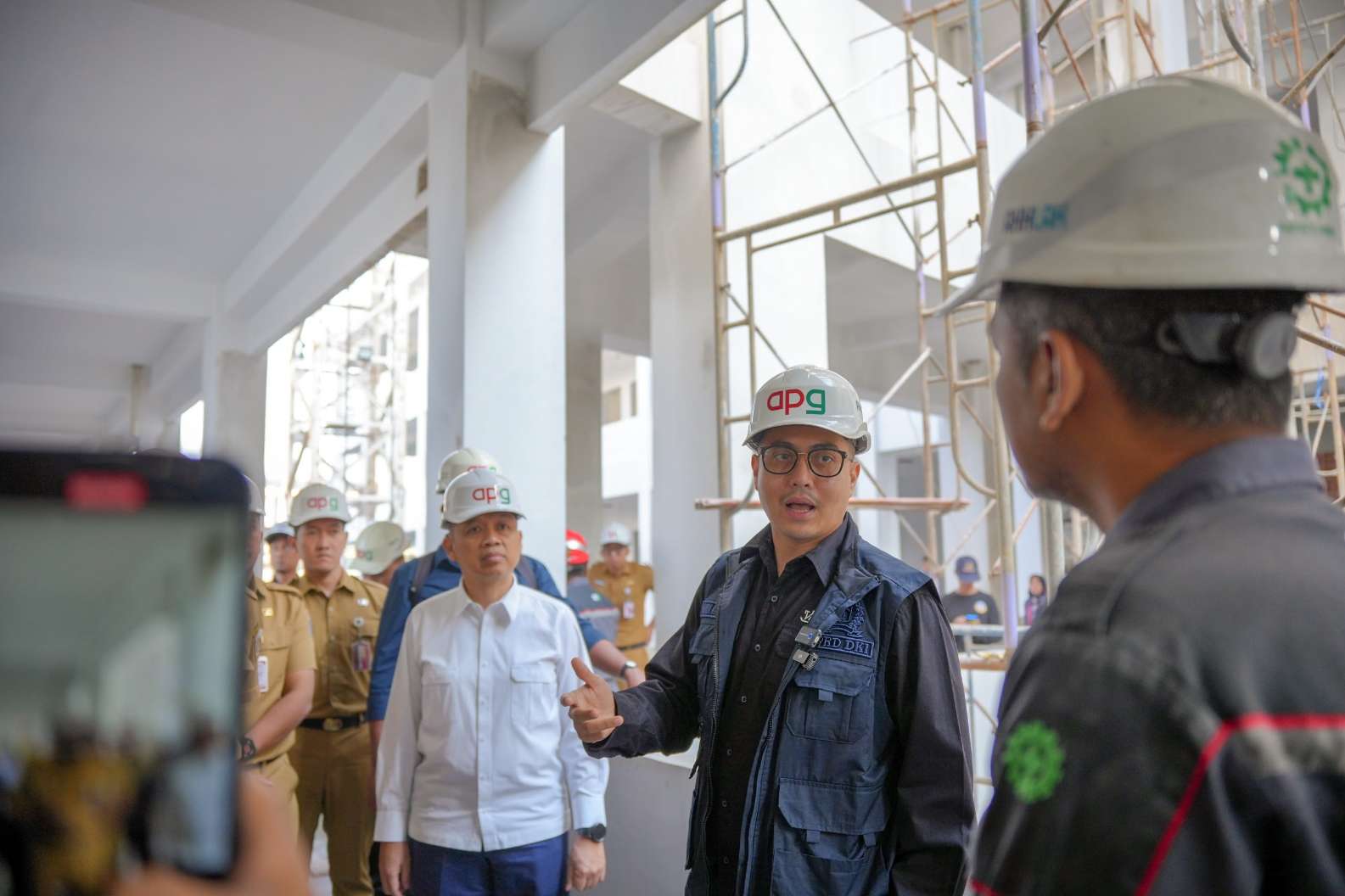 You are currently viewing Sidak SDN 01 Cipete Utara, Wibi Minta Rehabilitasi Sekolah Tak Mengorbankan Hak Belajar Siswa