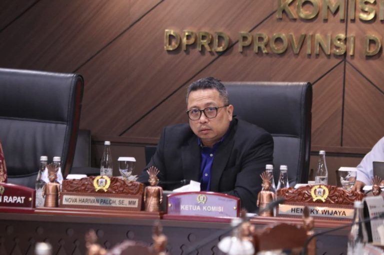 Nova Harivan Paloh Usul Pelajar di Jakarta Dapat Kartu Layanan Gratis Transportasi Umum