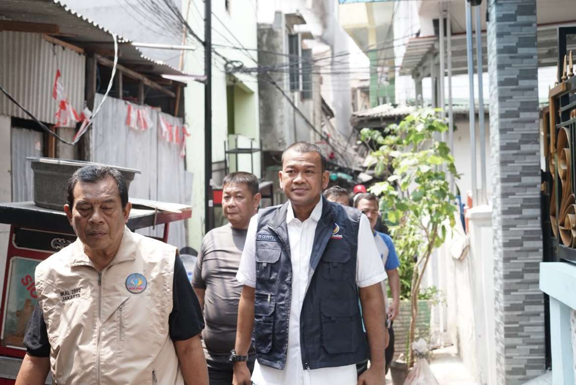 Tinjau Korban Kebakaran di Kramat, Riano Harap Ada Bantuan Bedah Rumah